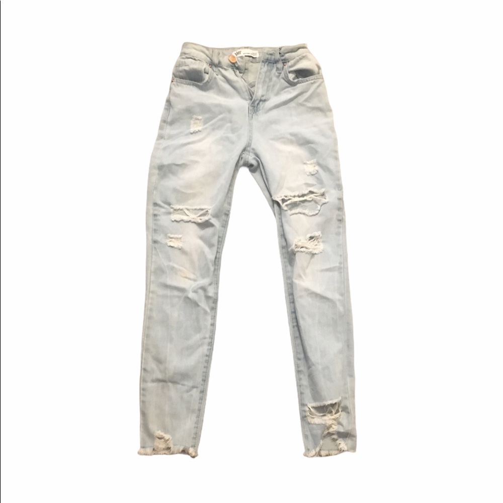 Ymi high rise/ dreamfit ankle jeans.